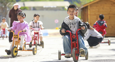 貴州黔西：春日趣玩“動”見成長